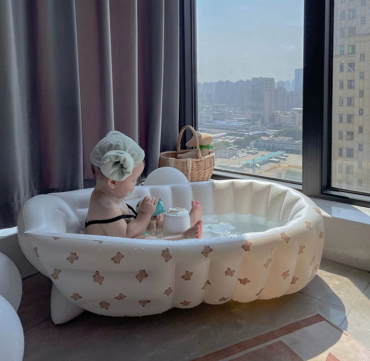 בריכת שחייה לתינוקות